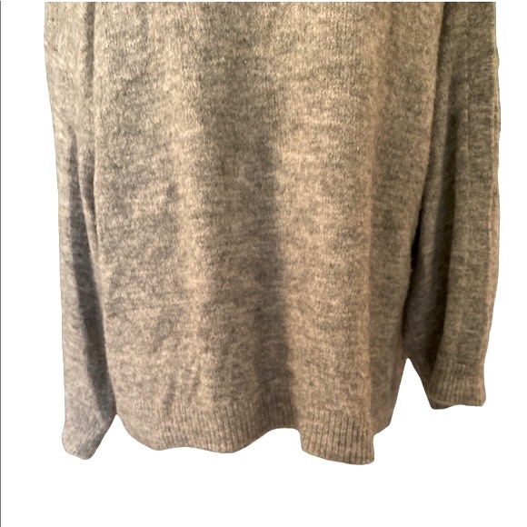 Anthropologie Leith Snap Shoulder Arm Gray Oversized Sweater - S - Picture 5 of 13